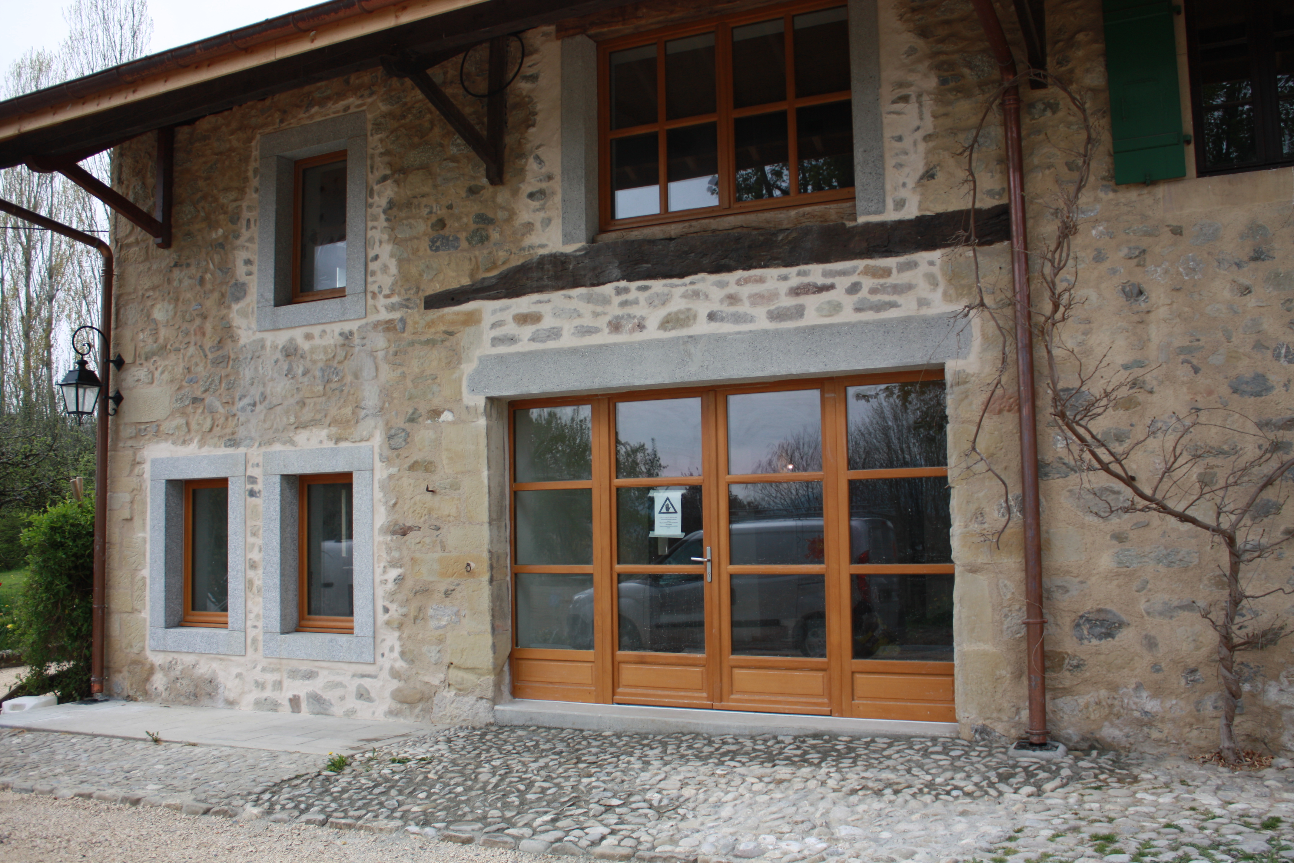 Rénovation d’un vieux corps de ferme à Cernex