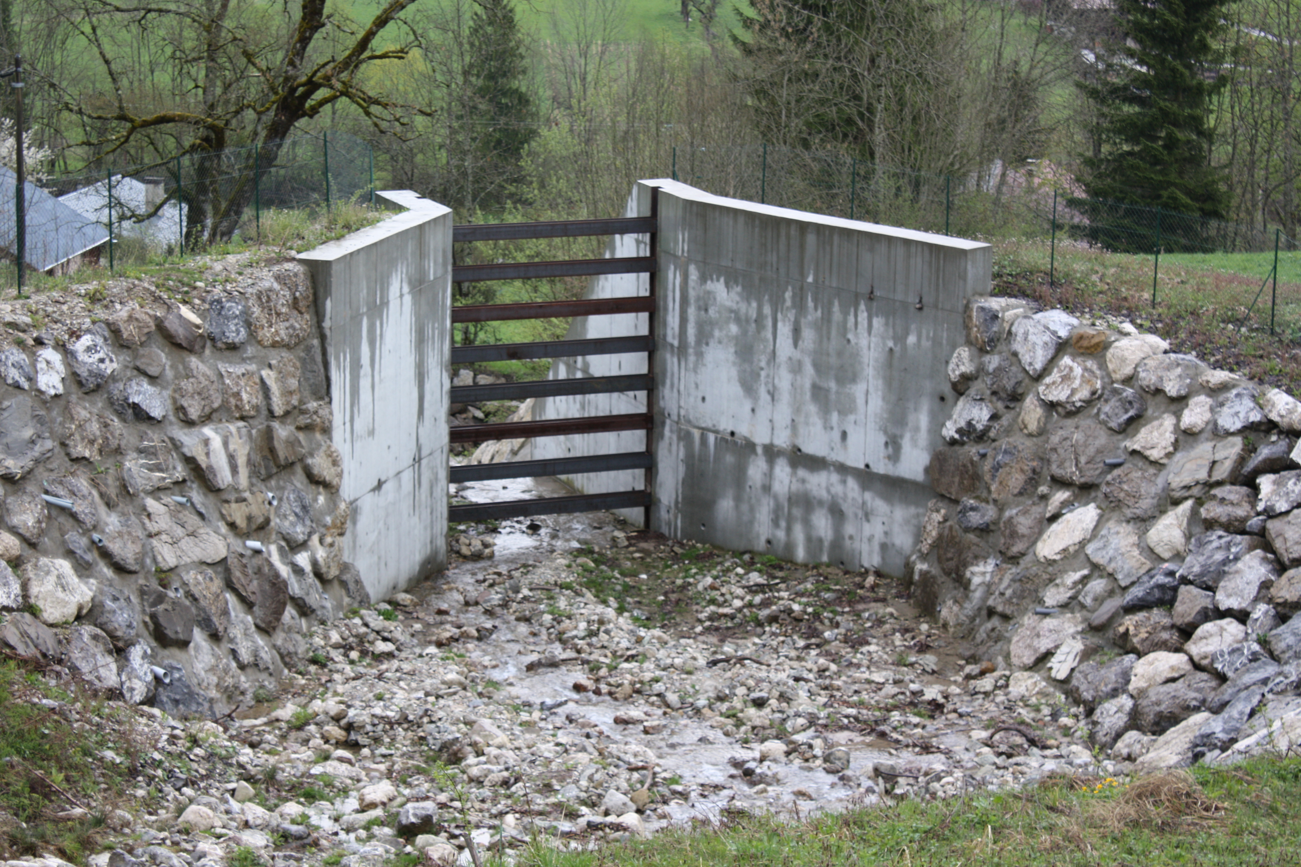 Barrage à grille de Megevette